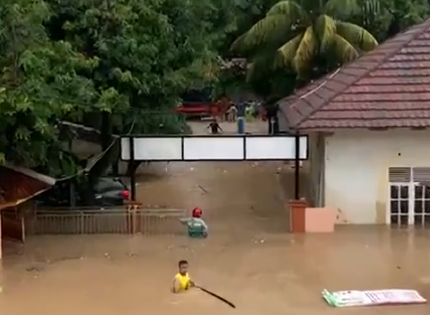 Puskesmas Palabuhanratu Terendam Banjir, 24 Warga Dievakuasi dalam Operasi Dramatis
